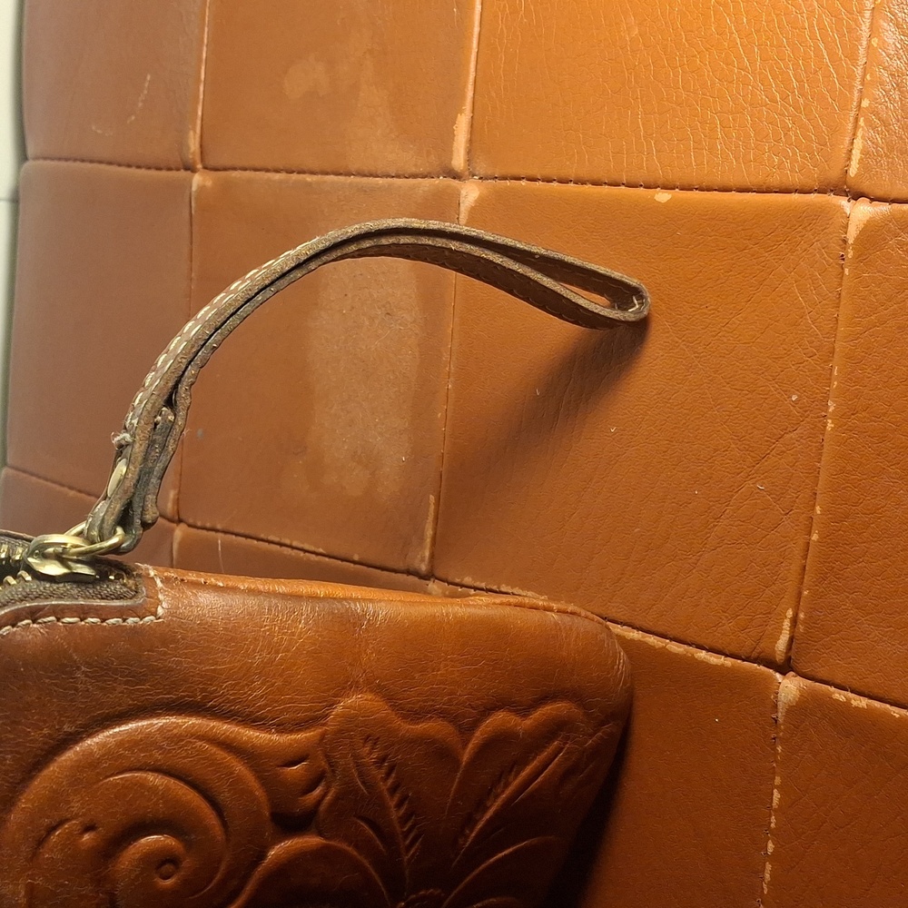 Patricia Nash Embossed Brown Leather Clutch/Wristlet - Picture 3 of 8